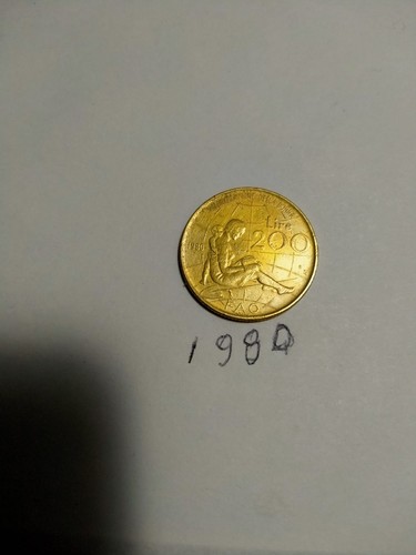 200 lire coin